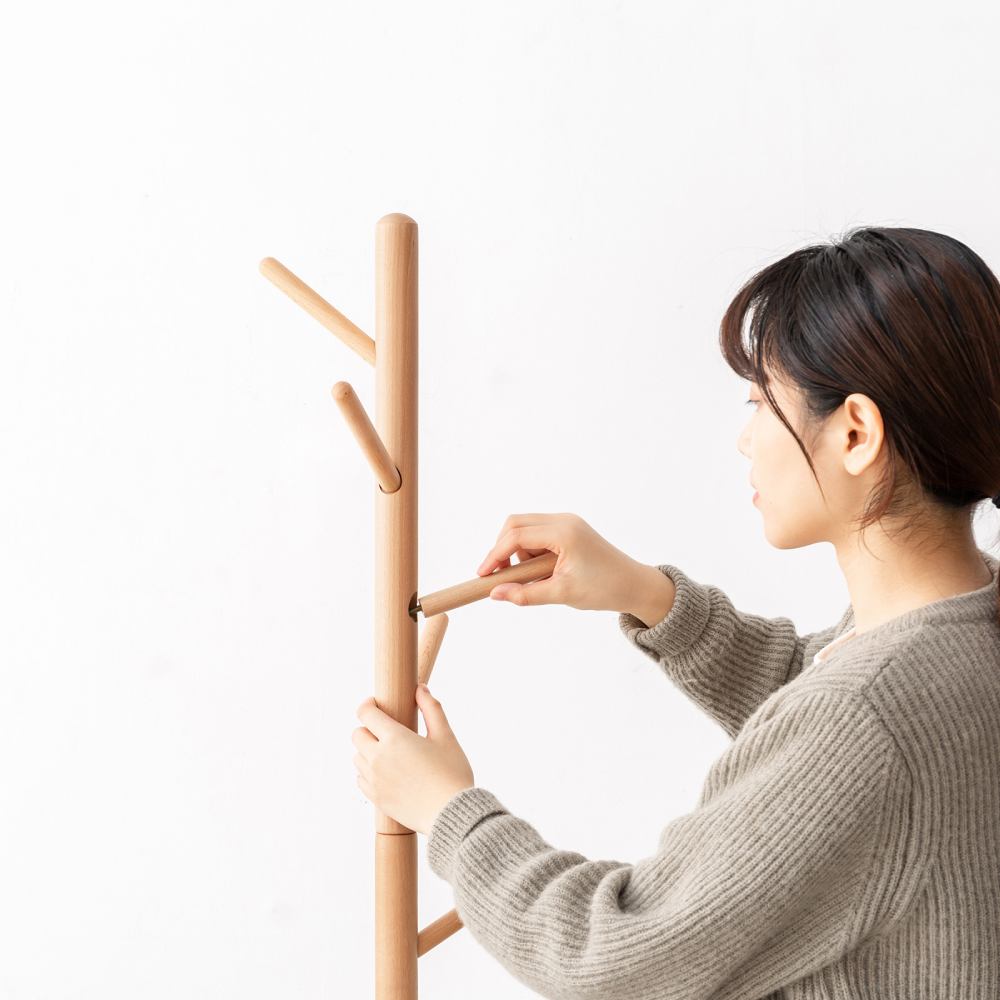 Wooden Coat Rack Freestanding Stand / Hall Tree Hat Stand with 8 Hooks 3 Adjustable Heights / Floor Stand Easy Assembly for Bedroom, Office, Hallway, Entrance